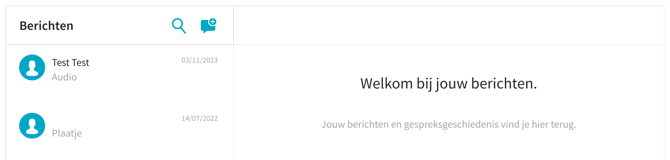 Een screenshot van de Chat pagina met de tekst Berichten, een vergrootglas icoon, een tekstballon icoon en daaronder de naam van een cliënt en het laatst-ontvangen bericht.